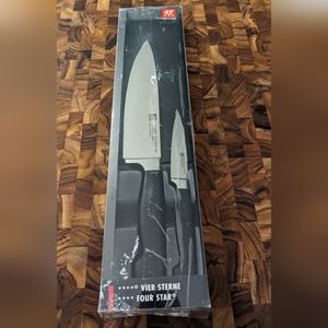 New ZWILLING 4-Star 2-PC starter kit. Chef's knife and pairing knife.